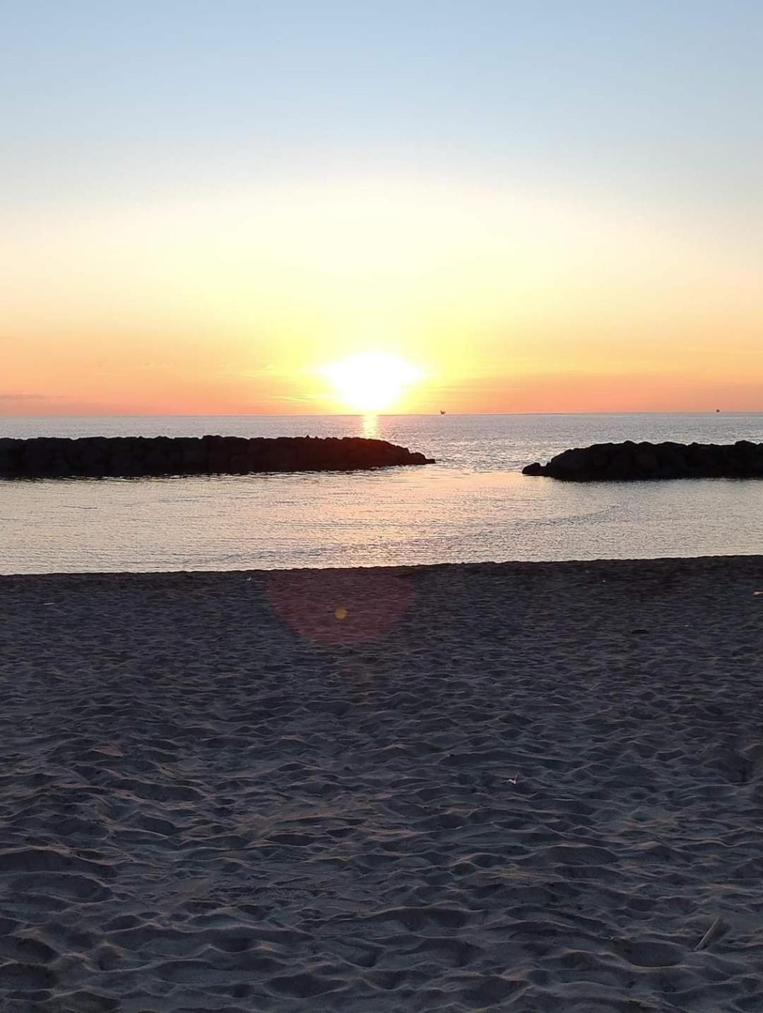 La Casetta-10 Min Aeroporto E Spiaggia Fiumicino Kültér fotó